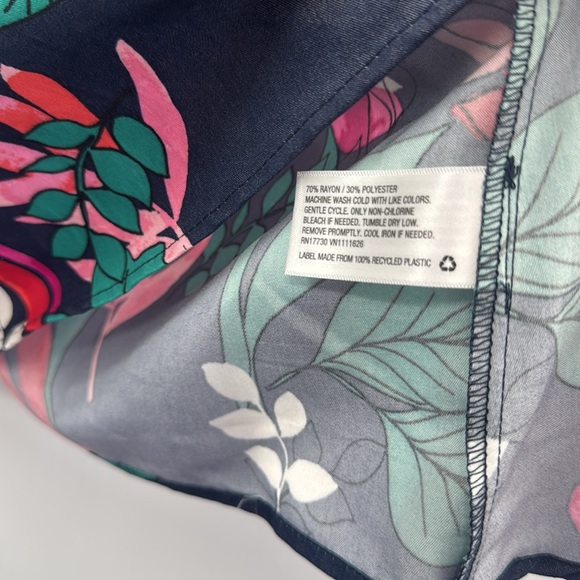 3For$20 Ingrid & Isabel Maternity Floral Sleeveless Top Size: XL - Picture 4 of 5